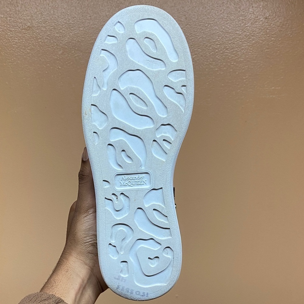 Alexander McQueen Oversized Sneakers “White Studd” EU 40 Women’s Size 10 - Picture 14 of 17